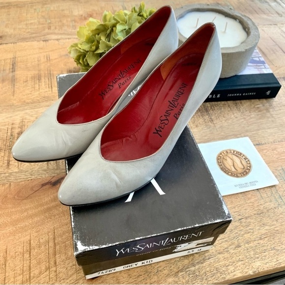 1970s Yves Saint Laurent Heels Leather Pointed
Toe 3" heels Vintage Size 6.5 - Picture 15 of 16